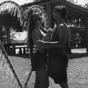 Gabriel Medina e a namorada Isabella Arantes