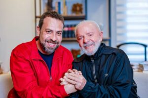 Lula sabe que cabeça do crime organizado ‘não está no barraco da favela’, diz Boulos em sua posse