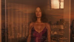 Isis Valverde fala sobre novos projetos e maternidade após quatro anos longe das novelas: ‘Muito trabalho’