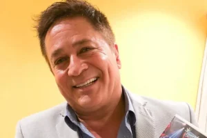 Gravadora chama Leonardo de mentiroso e maquiavélico em defesa após processo do cantor