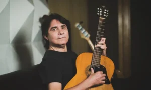 Lô Borges segue internado em estado grave e passa a usar ventilação mecânica após traqueostomia