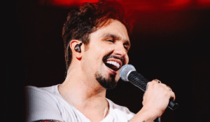 Luan Santana encerra show dirigindo o SUV mais caro do mundo; saiba o valor