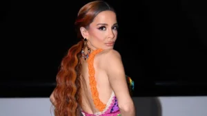 Maiara se emociona ao falar de Marília Mendonça em show