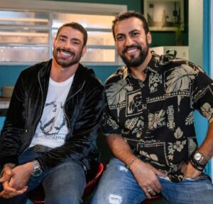 Confira os famosos que já ficaram sem roupa pela arte!