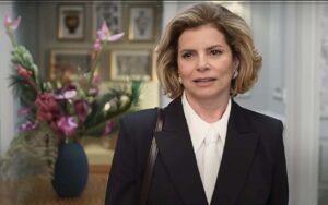 Vale Tudo: Odete recebe notícia chocante sobre o filho, Leonardo