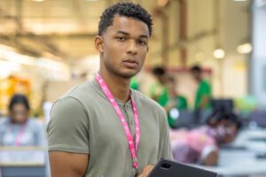 Samuel usa Danilo para pegar informações em ‘Dona de Mim’