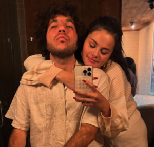 Selena Gomez mostra os bastidores de seu casamento com Benny Blanco