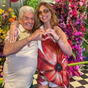 Virginia e fã idoso