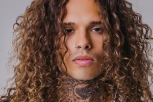 Vitão revela vontade de atuar: ‘Sou estudioso’