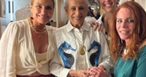 Apaixonada, Heloísa Périssé vive relacionamento com diretora de TV