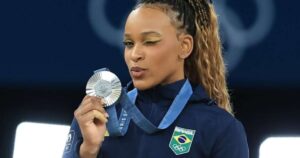 Rebeca Andrade explica por que se afastou do esporte: ‘Chavinha virou’