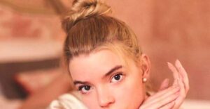 Atriz é apontada como ‘mulher mais bela do mundo’; saiba por quê