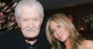 Jennifer Aniston revela que pai a desencorajou a seguir carreira como atriz