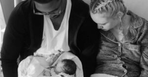 LUTO! Influenciadora anuncia morte de uma das filhas gêmeas: ‘Jamais imaginei’