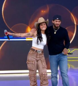 Ana Castela aparece de ressaca após noitada com Zé Felipe e brinca: Não sei o que o Leonardo fez quando teve esse menino