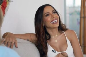 Anitta reforma mansão e brinca com preocupação do Natal