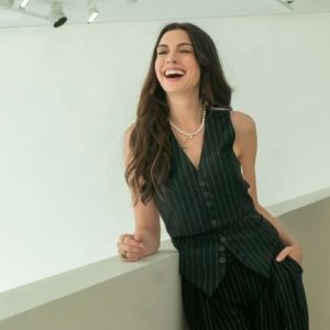 Anne Hathaway compartilha primeira imagem como Andy Sachs em ‘O Diabo veste Prada 2’