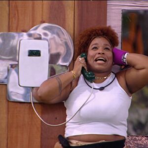 BBB 25 - Camilla atende Big Fone