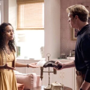 Beatriz (Duda Santos) termina o namoro com Beto (Pedro Novaes) em Garota do Momento