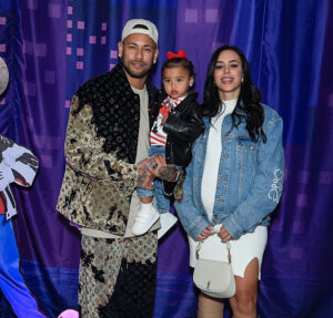 Bruna Biancardi mostra momentos em família com Neymar e as filhas
