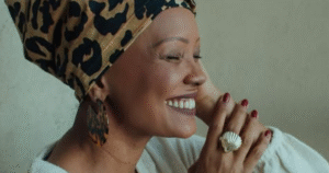 Isabel Fillardis relembra episódios de preconceito na TV: ‘Era tudo silenciado, era temeroso falar de racismo’