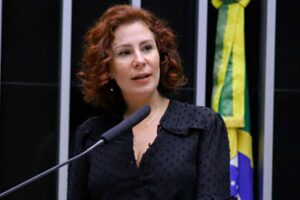 Globo vence processo contra a deputada federal Carla Zambelli
