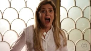 Virginia Fonseca curte jogo do Real Madrid com faixa em homenagem a Vini Jr.: Sua namorada é brega