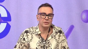 Página cria notícia falsa sobre saúde de Felipeh Campos e apresentador reage