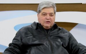 Datena é anunciado no SBT, após deixar a Band