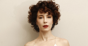 Marjorie Estiano revela que não gosta de usar sutiã, mas usa para não se sentir ‘exposta aos olhos dos homens’