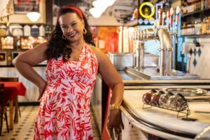 Ícone de ‘O Clone’, D. Jura retorna em ‘Dona de Mim’. Saiba!