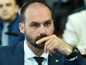 Eduardo Bolsonaro é incluído em lista de devedores por dívida milionária; veja valor