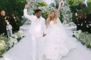 Endrick e Gabriely Miranda mostram fotos do casamento religioso em Madrid