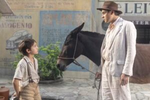 Candinho decide adotar Samir em ‘Êta Mundo Melhor!’