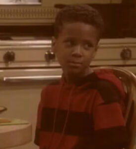 Morre ex-ator mirim da série Um Maluco no Pedaço. Confira quem são os famosos que nos deixaram em 2025