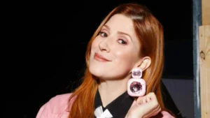 Dani Calabresa celebra 44 anos e mostra rosto do filho pela 1ª vez