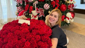 Virginia celebra um mês de namoro com Vini Jr e ganha surpresa