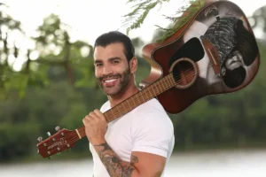 Gusttavo Lima lança música em homenagem à mãe