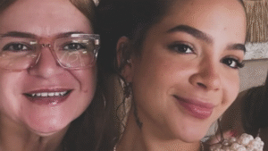 Pai de Mel Maia comparece à delegacia após morte da ex-mulher, Débora Maia