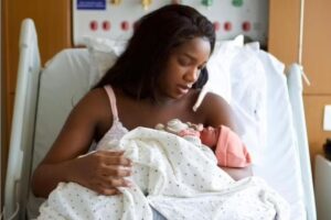 IZA emociona ao falar sobre maternidade: ‘Sonho realizado’