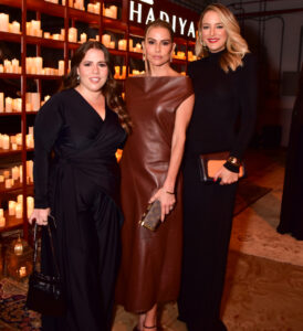 Beijo, beijo e mais beijo! Zé Felipe e Ana Castela trocam vários carinhos em gravação de especial de Natal