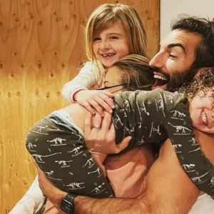 Justin Baldoni e sua família