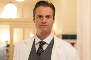 Êta Mundo Melhor: Personagem gay cria namoro falso com Sônia