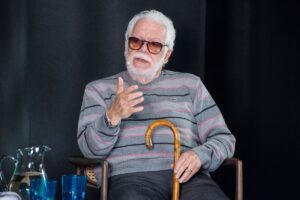 Com 92 anos, Manoel Carlos enfrenta o Parkinson com apoio da família