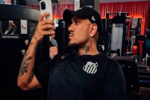 Ex-BBB mostra como ficou após perder 50 kg