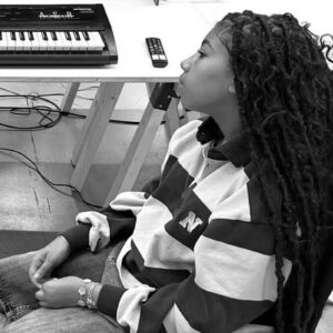 North West em estúdio improvisado