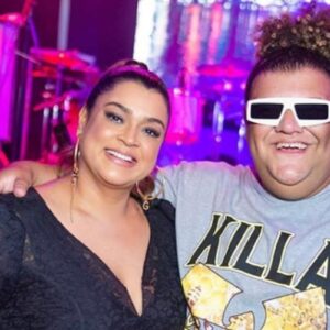 Preta Gil e Gominho abraçados