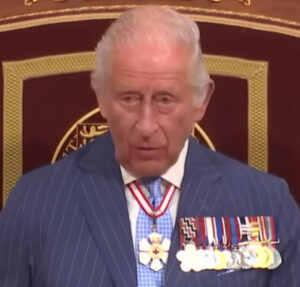 Rei Charles deve pagar indenização e pensão anual para o irmão Andrew