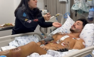 Vittor Fernando mostra bala alojada no coração após sobreviver a tentativa de assalto no Rio