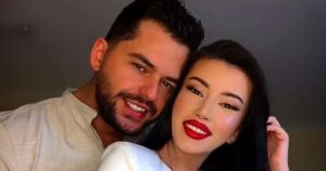 Cantor morre aos 40 anos e esposa emociona web com desabafo: ‘Morreu nos meus braços’